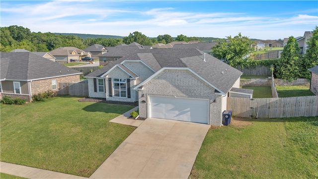 1461 Colonel McNeil Drive, Prairie Grove, AR 72753