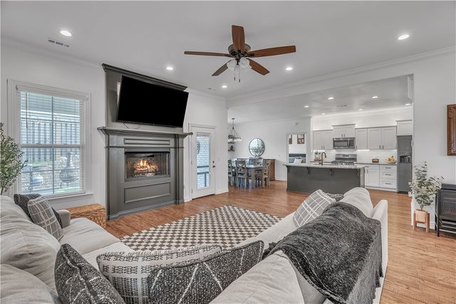 1461 Colonel McNeil Drive, Prairie Grove, AR 72753