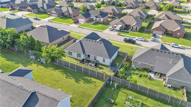 1461 Colonel McNeil Drive, Prairie Grove, AR 72753