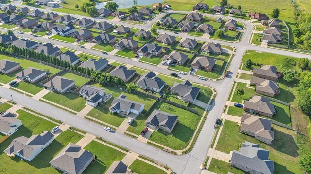 1461 Colonel McNeil Drive, Prairie Grove, AR 72753