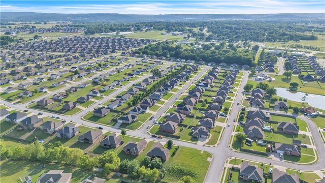 1461 Colonel McNeil Drive, Prairie Grove, AR 72753