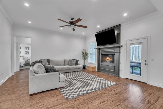 1461 Colonel McNeil Drive, Prairie Grove, AR 72753