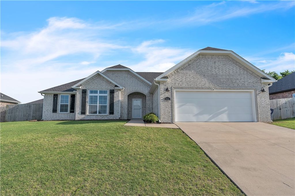 1461 Colonel McNeil Drive, Prairie Grove, AR 72753