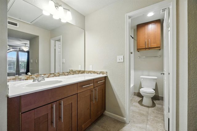 7685 Northcross DR 1028, Austin, TX 78757
