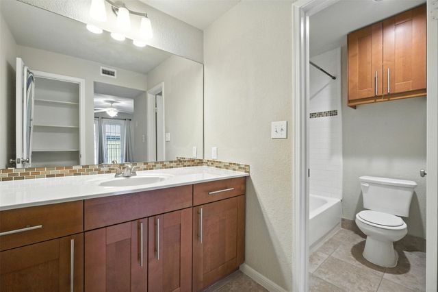 7685 Northcross DR 1028, Austin, TX 78757