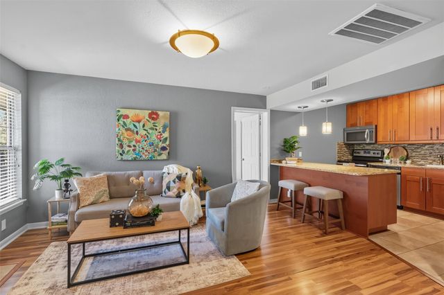 7685 Northcross DR 1028, Austin, TX 78757