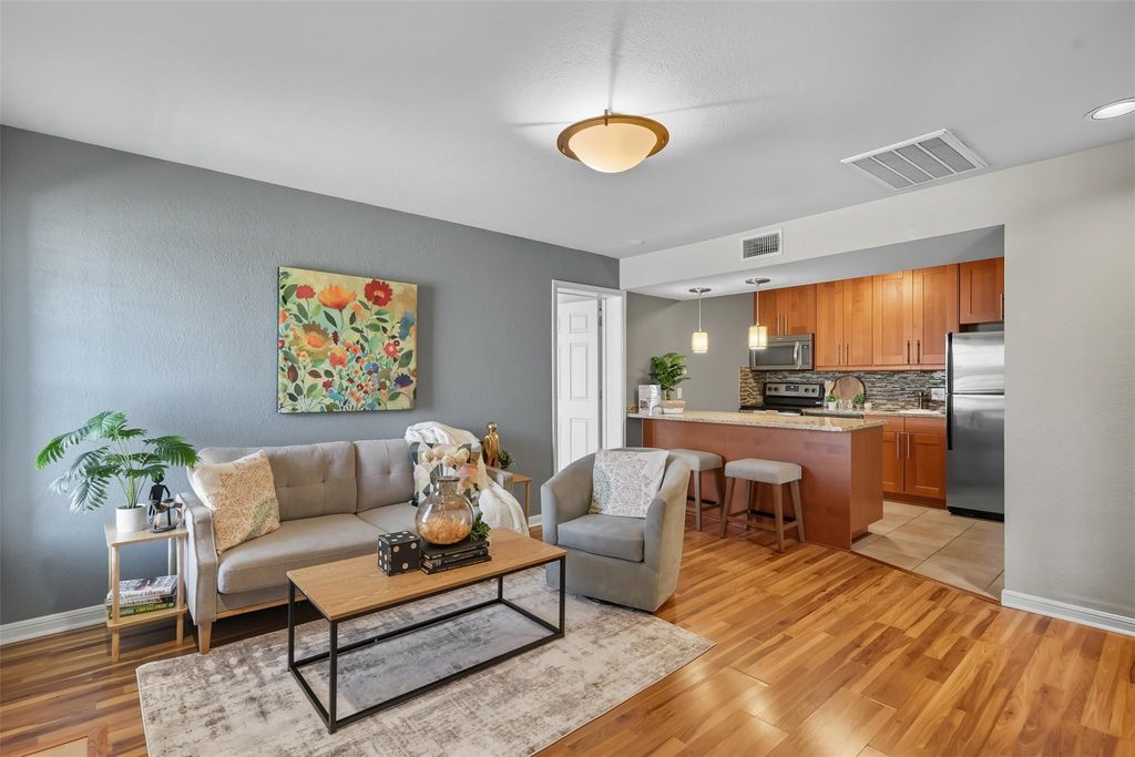 7685 Northcross DR 1028, Austin, TX 78757