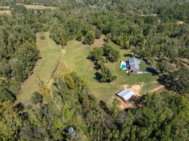 2743 Mouse Tail Rd, Parsons, TN 38363