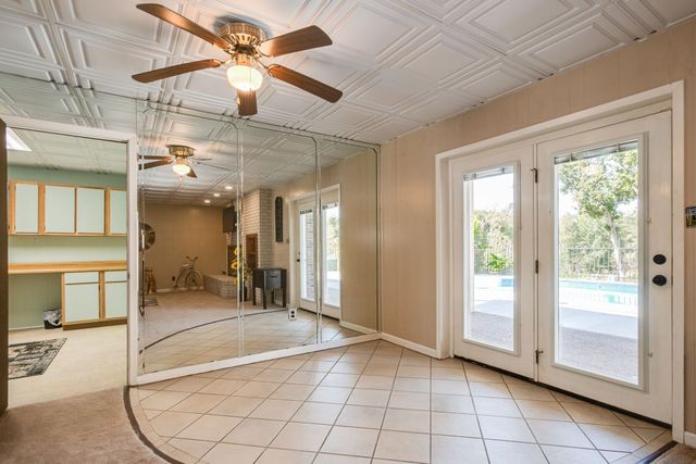 2743 Mouse Tail Rd, Parsons, TN 38363