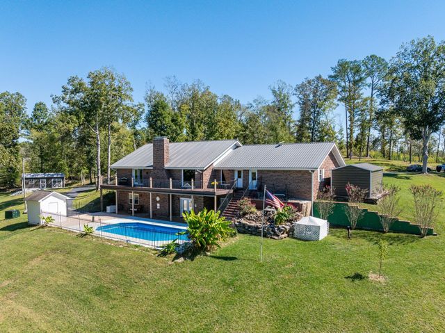 2743 Mouse Tail Rd, Parsons, TN 38363