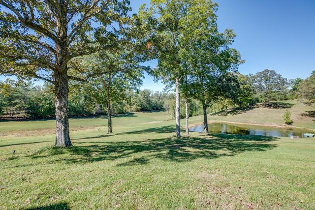 2743 Mouse Tail Rd, Parsons, TN 38363