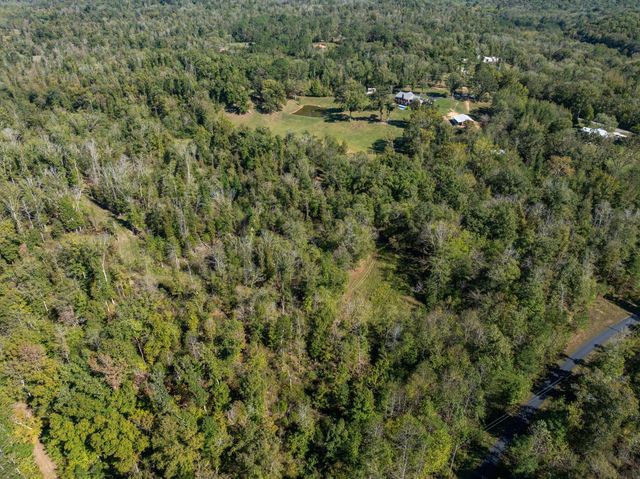 2743 Mouse Tail Rd, Parsons, TN 38363