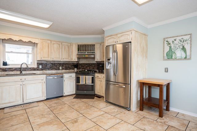 2743 Mouse Tail Rd, Parsons, TN 38363