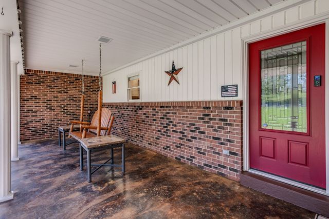 2743 Mouse Tail Rd, Parsons, TN 38363