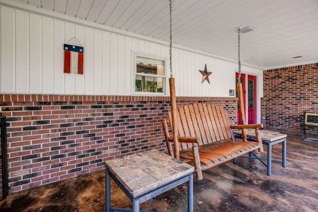 2743 Mouse Tail Rd, Parsons, TN 38363
