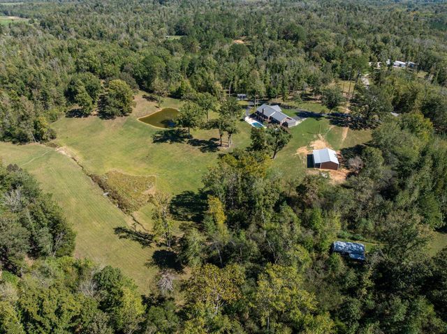 2743 Mouse Tail Rd, Parsons, TN 38363