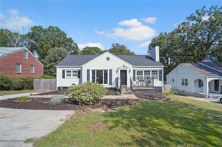 1370 Centra Villa SW Drive, Atlanta, GA 30311