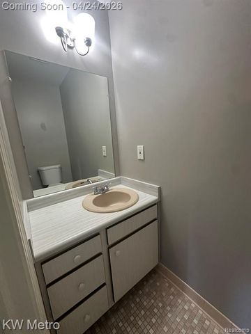 29603 Jefferson Avenue 13, Saint Clair Shores, MI 48082
