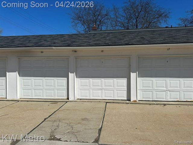 29603 Jefferson Avenue 13, Saint Clair Shores, MI 48082