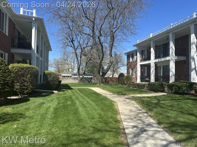 29603 Jefferson Avenue 13, Saint Clair Shores, MI 48082