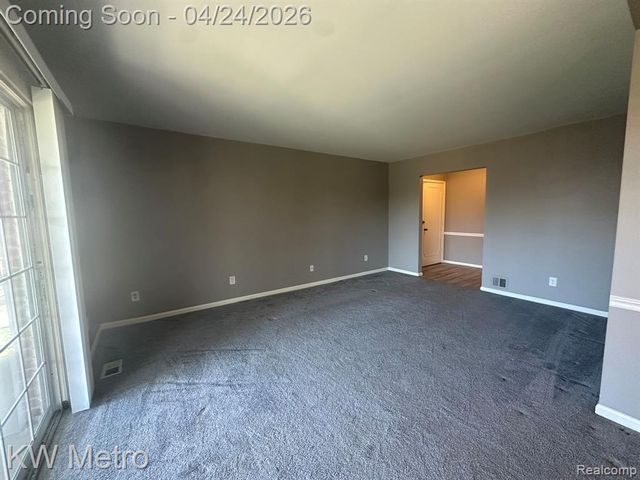 29603 Jefferson Avenue 13, Saint Clair Shores, MI 48082