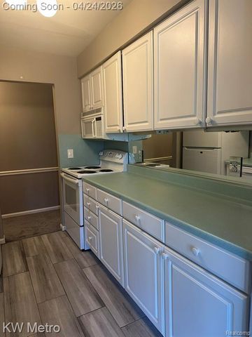 29603 Jefferson Avenue 13, Saint Clair Shores, MI 48082