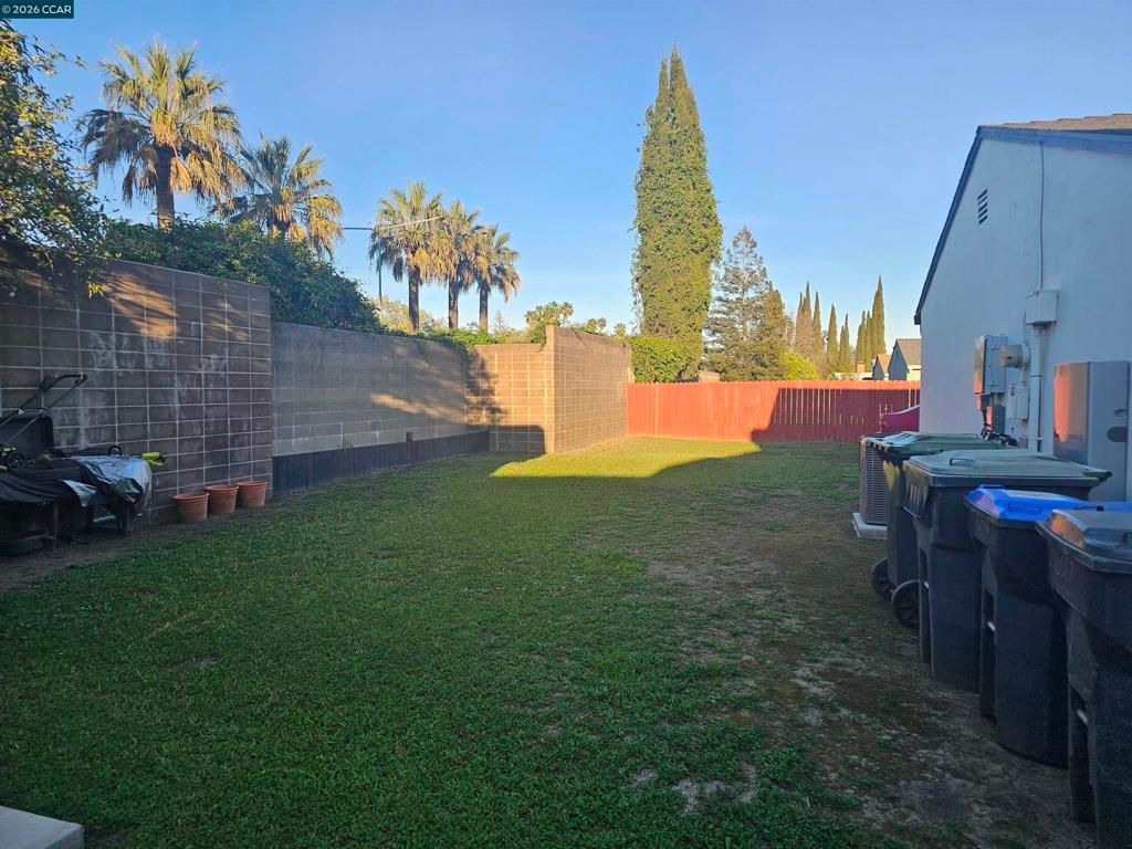 Image 9 of property listing at 1600 Michigan St, Fairfield, CA 94533