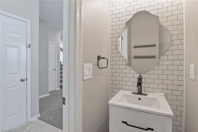 936 Ivystone WAY, Newport News, VA 23602