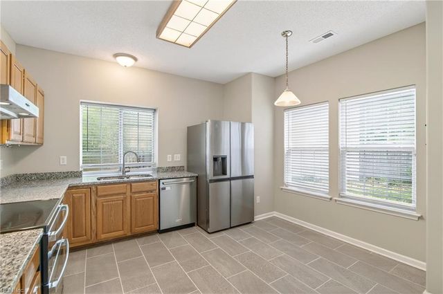 936 Ivystone WAY, Newport News, VA 23602