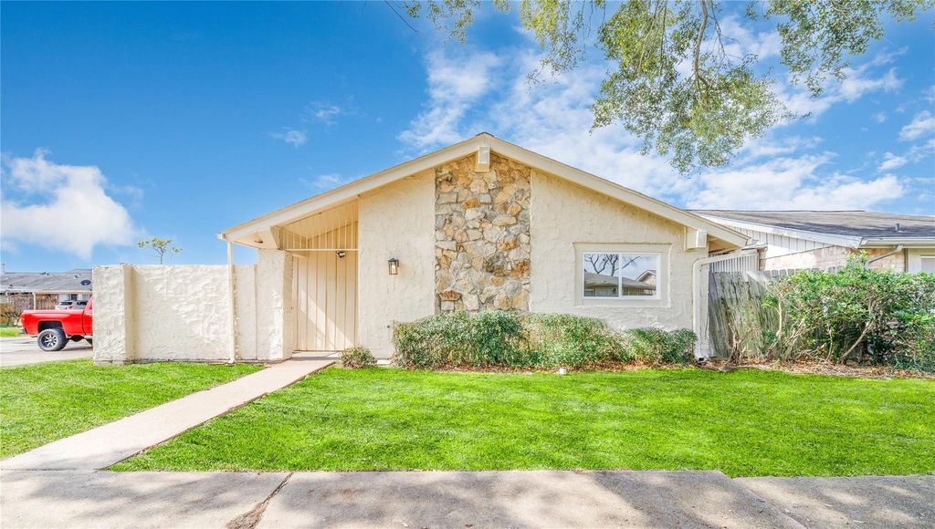 13055 High Star Drive, Houston, TX 77072