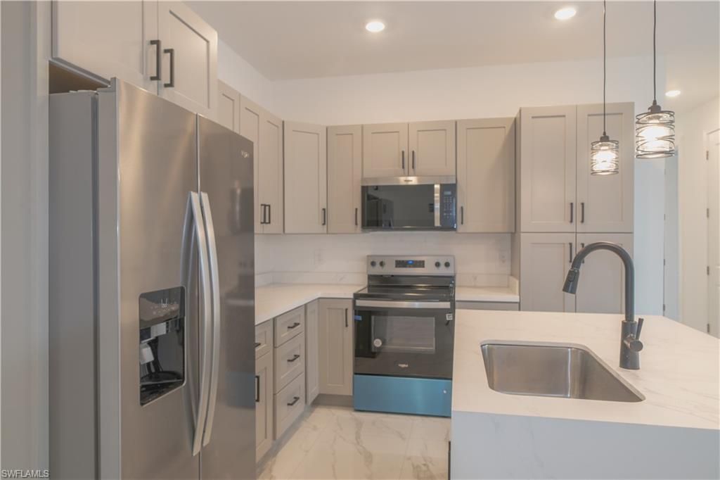 2045 Carver AVE, FORT MYERS, FL 33916 — photo 5