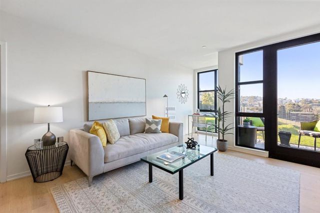 451 Donahue Street 407, San Francisco, CA 94124