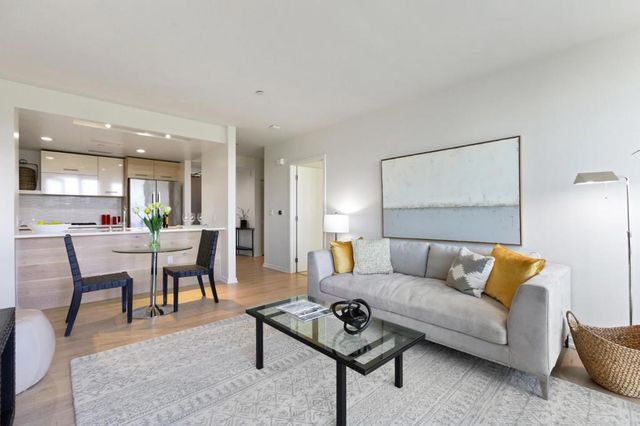 451 Donahue Street 407, San Francisco, CA 94124
