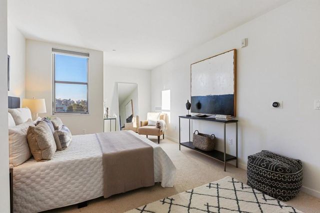 451 Donahue Street 407, San Francisco, CA 94124