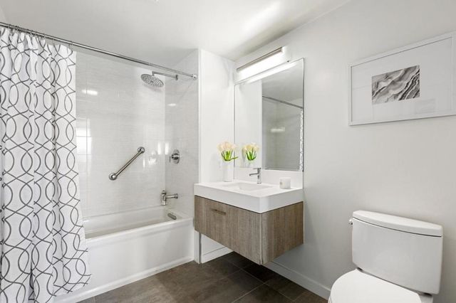 451 Donahue Street 407, San Francisco, CA 94124