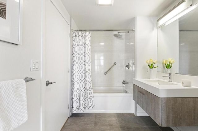 451 Donahue Street 407, San Francisco, CA 94124