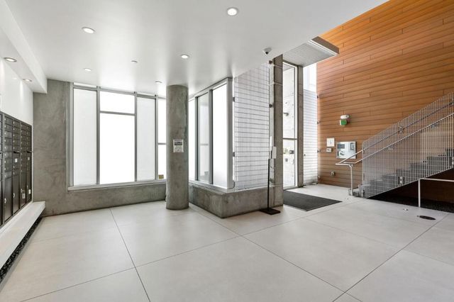 451 Donahue Street 407, San Francisco, CA 94124