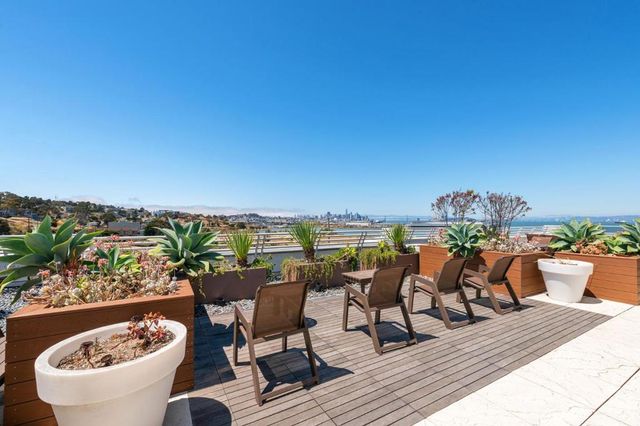 451 Donahue Street 407, San Francisco, CA 94124