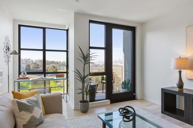 451 Donahue Street 407, San Francisco, CA 94124