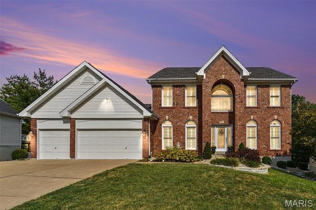 4960 Sunset Oaks Lane, St Louis, MO 63128
