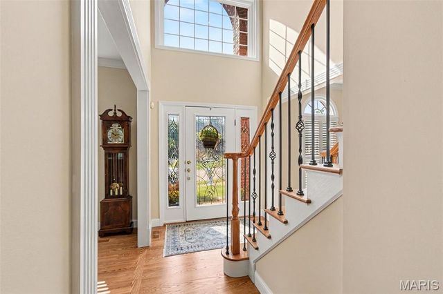 4960 Sunset Oaks Lane, St Louis, MO 63128