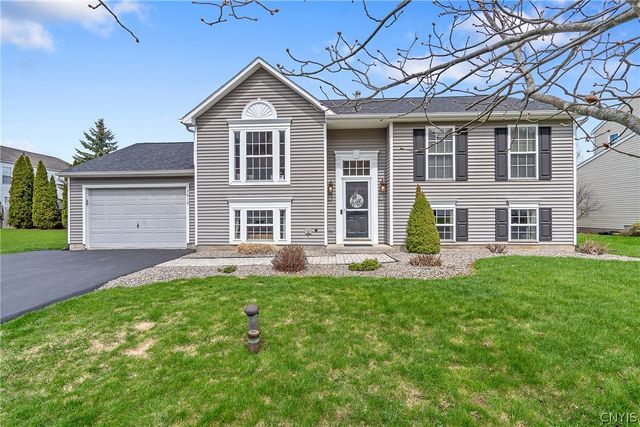 5015 Dongara Lane, Clay, NY 13041