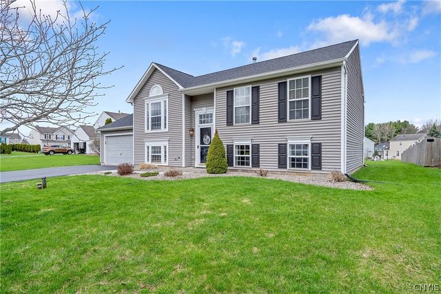 5015 Dongara Lane, Clay, NY 13041
