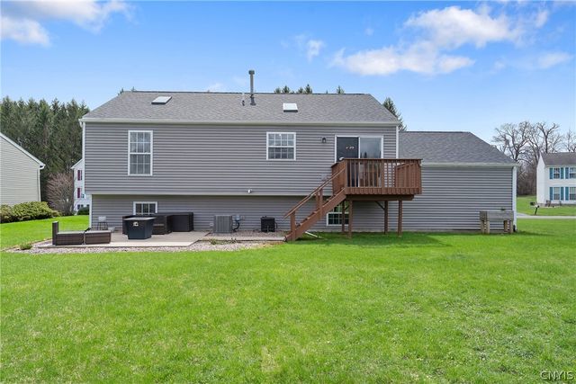 5015 Dongara Lane, Clay, NY 13041