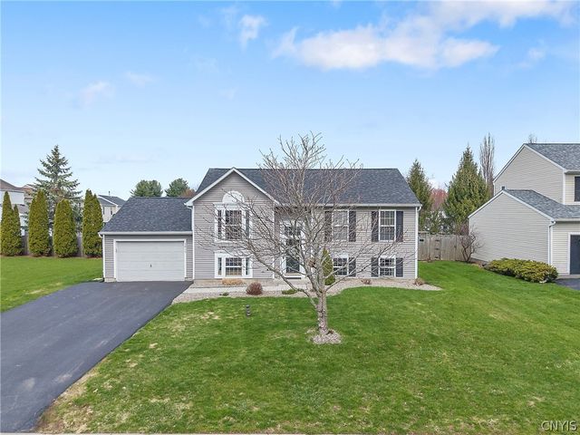 5015 Dongara Lane, Clay, NY 13041