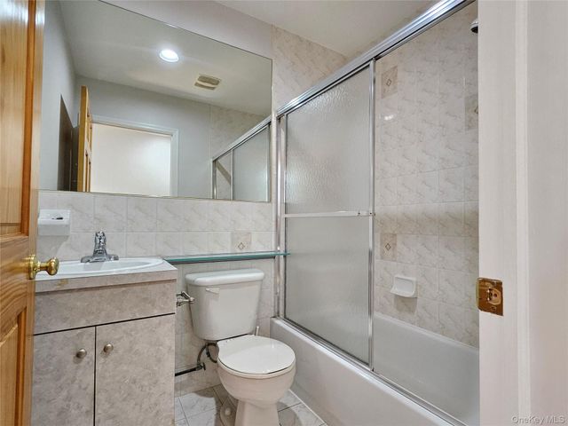 192-17 47th Avenue, Flushing, NY 11358