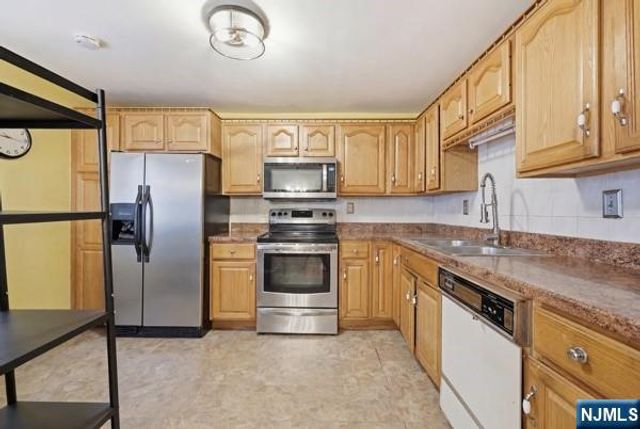 142-144 Pearl, Paterson, NJ 07501