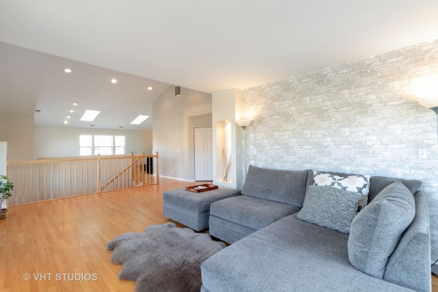 1227 Georgetown Way, Vernon Hills, IL 60061