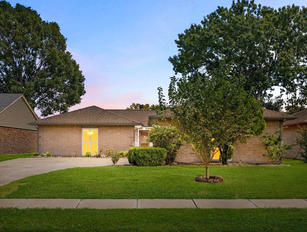 3427 Esterbrook Drive, Houston, TX 77082