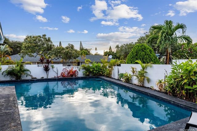 248 Pauahilani Place, Kailua, HI 96734